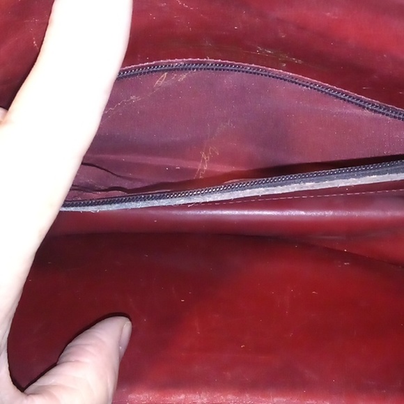 Handmade Leather Etienne Aigner Red Burgundy Messenger Shoulder Bag - Picture 14 of 15